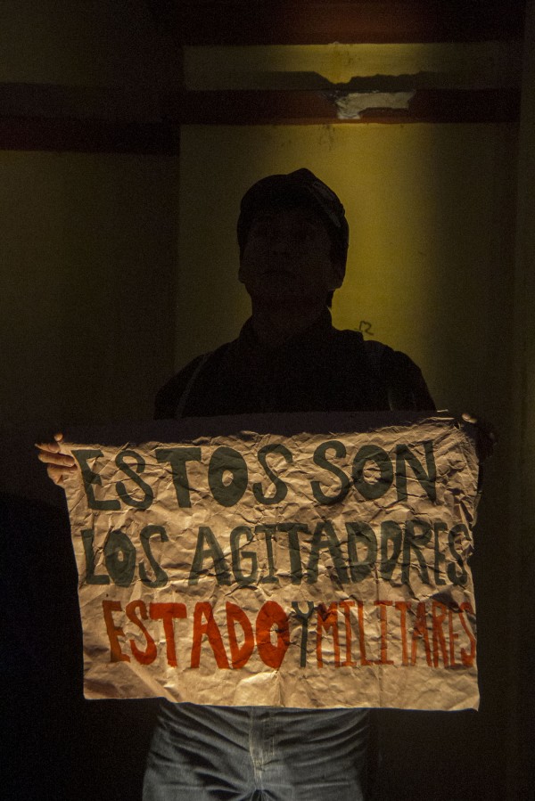 Jóvenes cuestionan al Estado mexicano. Foto: Moysés Zúñiga