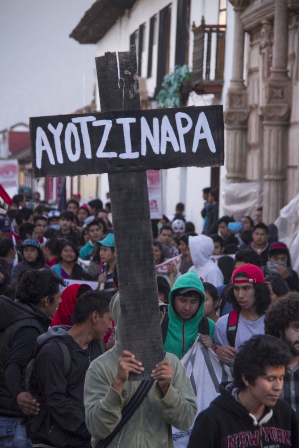 Ayotzinapa presente en Chiapas. Foto: Moysés Zúñiga