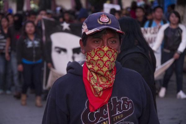 Campesinos, indígenas, estudiantes piden alto a la represión. Foto: Moysés Zúñiga