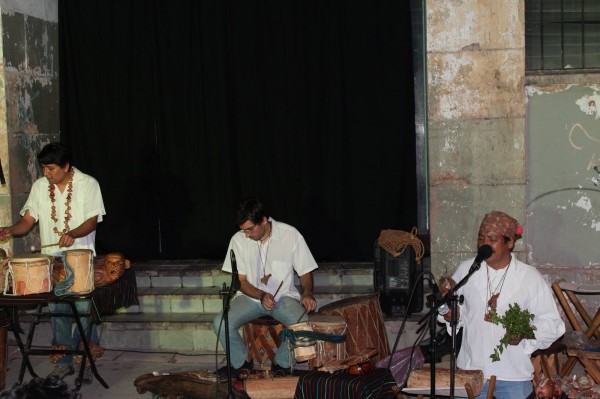 Hace unos días el grupo se presentó en las noches culturales, que se hacen cada jueves afuera del Centro Social Francisco I. Madero. Foto: Hadir Calvo/Chiaaps PARALELO.