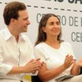 Lacandones piden mayor transparencia en su labor de Julia Carabias El gobernador Manuel Velasco y la ambientalista Julia Carabias Lillo, relación estrecha.