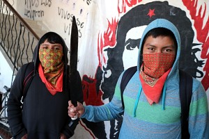 Normalistas de Chiapas mantienen campaña a favor de 43 desaparecidos. Foto: Elizabeth Ruiz
