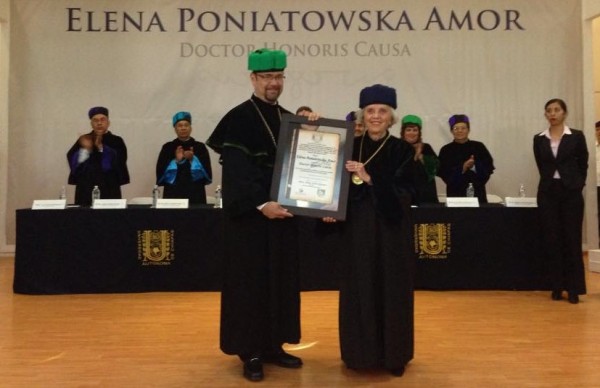 Poniatowska y su reconocimiento de Doctor Honoris Causa por la UNACH