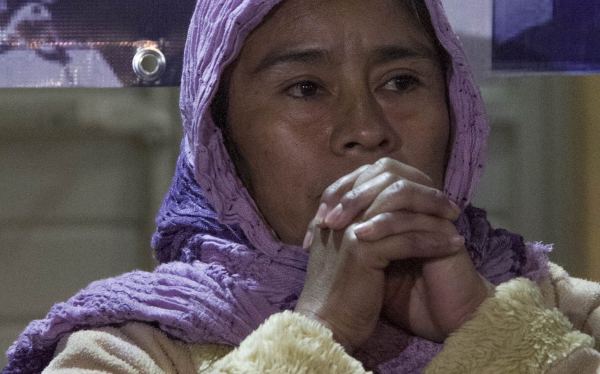 Las Dolorosas de Ayotnizapa en su esencia rural mestiza e indígena con abolengos de luchas, poseen la resistencia amorosa   y justiciera de Las Madres de la Plaza de Mayo  en Argentina. Foto: Moysés Zúñiga Santiago