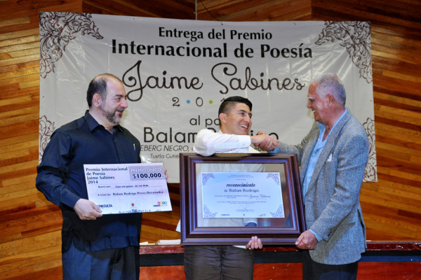 Balam Rodrigo Pérez Hernández, ganador del Premio Internacional de Poesía Jaime Sabines 2014. Foto: Cortesía