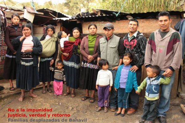 En estos tres años, que nos encontramos en la desgracia y el sufrimiento, nos ha enseñado nuevos aprendizajes, nuevas caras, nuevas lugares. Foto: Frayba