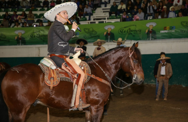 Manuel Velasco en la Feria Chiapas, horas después que el campesino Agustín Gómez se inmoló frente al Congreso. Foto: Icoso