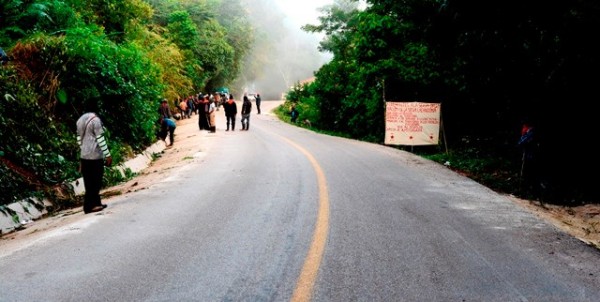 Bachajón, operativo de desalojo contra campesinos adherentes al EZLN. Foto: Radio Pozol