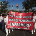 A las manifestantes se les impidió llegar a la plaza central por un contingente de granadros