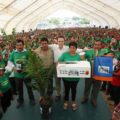 Manuel Velasco sigue los pasos de Peña hacia el 2018 Manuel Velasco en evento proselitista. Foto: Icoso