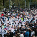 Marcha en el DF encabezada por madres de familia. Foto: César Martínez.