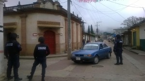 Policías estatales se despliegan en las calles del Pueblo Nuevo S. 