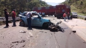 Así quedó el vehículo del padre Hernández Tobilla, tras el accidente. 