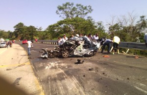 Así quedó el vehículo del padre Hernández Tobilla, tras el accidente.