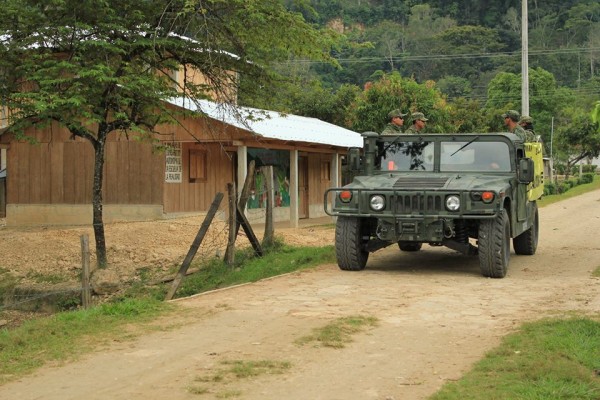 Patrullajes intesos del Ejército denuncian bases de apoyo zapatista. 