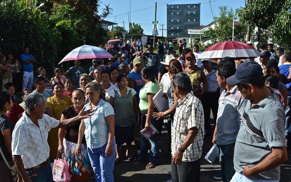 Manifestación de damnificados por sismo del 7 de julio. Foto: Cesar Rodríguez