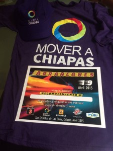 Paquete entregado a los participantes, playera, gorra del partido (Mover a Chiapas) y un reconocimiento. (Arrancones en San Cristóbal). Foto: fb