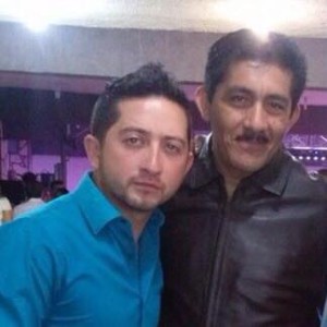 Erick Hernández Cruz y su amigo el líder estatal del partido Mover a Chiapas, quien "patrocinó", dice los arrancones que dejó un muerto.