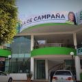 Renta plaza comercial y la habilita como casa de campaña. 