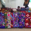 Textiles de Zinacantán, Chiapas. Puesto en la plaza central de Tuxtla Gutiérrez.