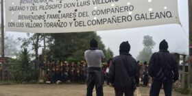 Homenaje a Luis Villoro y al maestro Galeano del EZLN. Foto: ChiapasPARALELO