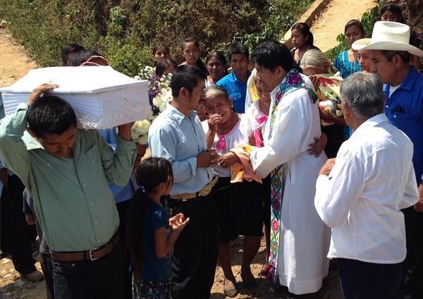 Con la muerte de dos bebés en Pimienta "Queda evidenciada la miseria en la atención a salud aquí en Simojovel": Padre Marcelo Pérez Pérez Foto: @GobiernoCiudad