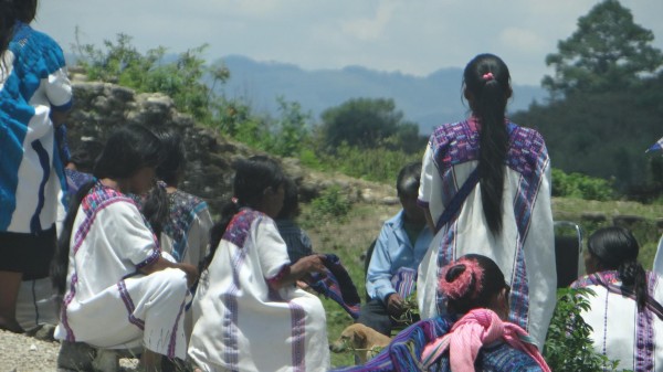 Algo positivo es la participación de mujeres indígenas como funcionarias de casilla.  Foto: Red de Observadoras Electorales 