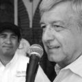 Carlos Herrera, candidato de MORENA a la presidencia de San Cristóbal de las Casas, y Andrés Manuel López Obrador. Foto: Raúl Vera 