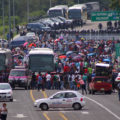 Bloque de maestros de la caseta que comunica la capital del estado con San Cristóbal de las Casas. Foto: Raúl Vera