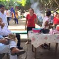 AMLO comiendo tacos en un changarro de la frontera sur en Chiapas. 