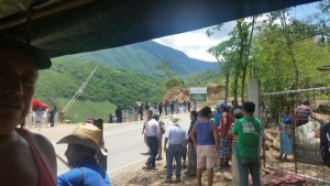 Ejidatarios y policías