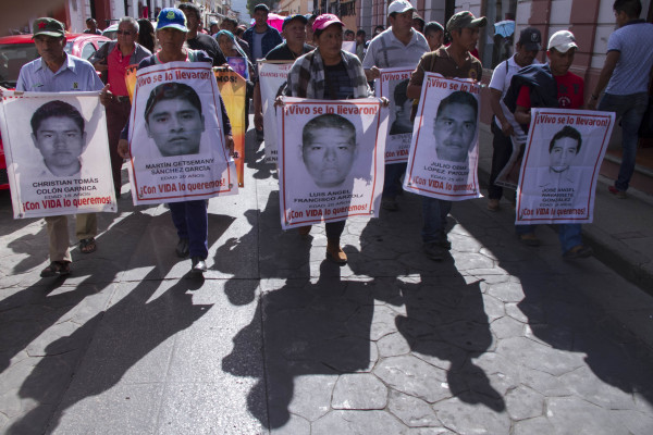 “No hamos podido regresar a casa sin saber lo que verdaderamente ocurrió con nuestros hijos desaparecidos”. Foto: Moyses Zuniga Santiago.