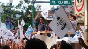 Francisco Antonio Rojas Toledo en el mitin del lunes por la tarde en Tuxtla. 