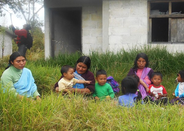 6 niñas y 3 niños retornaron temporalmente a sus casas sin que el Estado mexicano garantice las condiciones mínimas de seguridad. Foto: Melel Xojobal