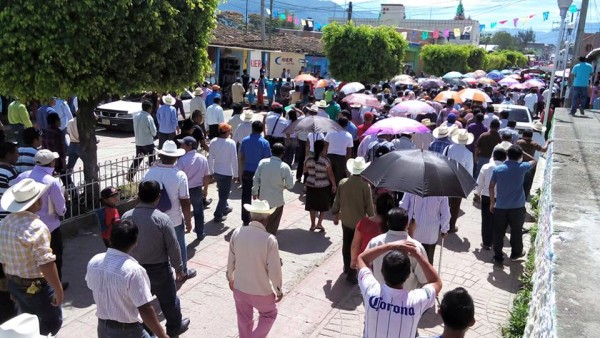 Marcha en Ixtapa. Foto: Cortesía