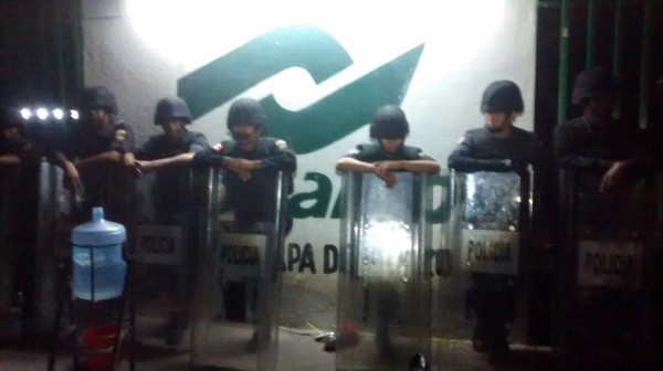 Policías toman 12 planteles del CONALEP en Chiapas