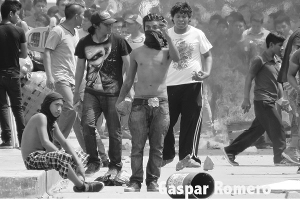 Indígenas de San Juan Chamula durante manifestaciones en la autopista a San Cristóbal de las Casas. Foto: Gaspar Romero