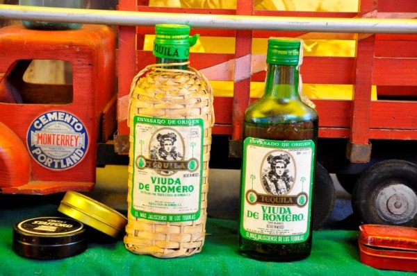 © Nuestro tequila verde. ¿Le recuerdan? Mercadillo de La Lagunilla. Ciudad de México (2008)