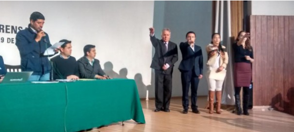 Alcalde de San Cristóbal tomó protesta a Salomón Molina López, como titular del Instituto de la Fe. Foto: Ayuntamiento.