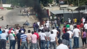 Enfrentamiento entre transportistas en Ocosingo deja seis heridos. 