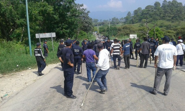 Enfrentamiento entre transportistas en Ocosingo deja seis heridos. 