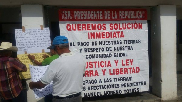 "Los ejidatarios básicos que somos de tercera edad de 60 años en adelante, tomamos un decisión muy difícil, iniciamos una huelga de hambre hasta que liberen a nuestro abogado Arturo y respete nuestros derechos que venimos exigiendo", indicó el campesino.  Foto: Frayba