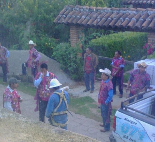 Cortan servicios a familias zapatistas de Zinacantán. Foto: Cortesía.