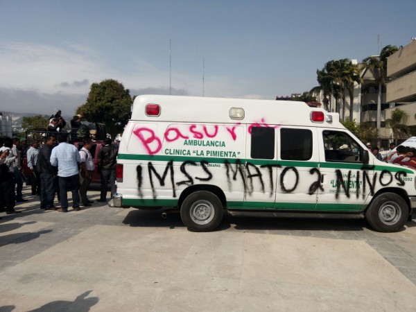 Los indígenas de La Pimienta en Simojovel rechazaron esta ambulancia por vieja, les prometieron una nueva.