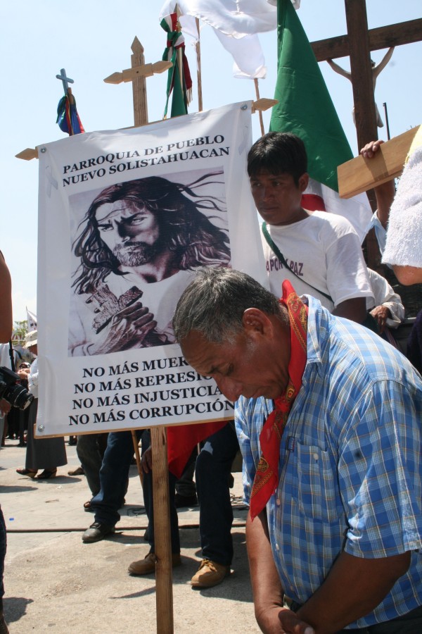 Peregrinación del Pueblo Creyente, "no más muertes, no más represión, no más injusticia, no más corrupción". Foto: Ángeles Mariscal/ ARCHIVO