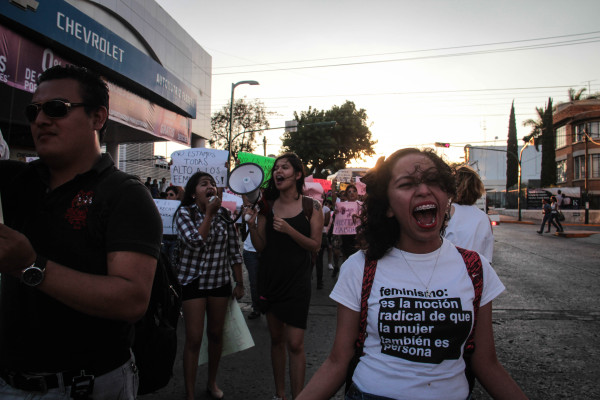 La mayoría de las que participaron en la marcha fueron mujeres jóvenes. Foto: Roberto Ortíz/ Chiapas PARALELO.