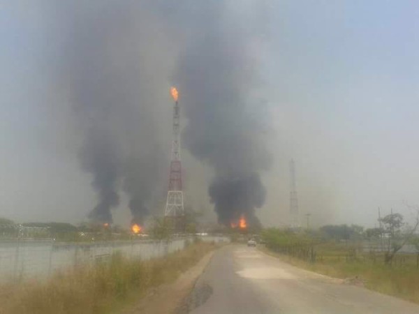 Durante seis horas se mantuvo el siniestro en las plantas de almacenamiento de gas. Foto: Cortesía