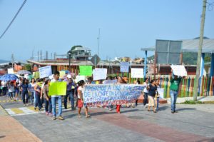 Los mentores y padres de familia, anunciaron que para el día de mañana tomaran los planteles 29 y 30, del Colegio de Bachilleres de Chiapas ubicados en la cabecera municipal y el ejido de Santo Domingo. 