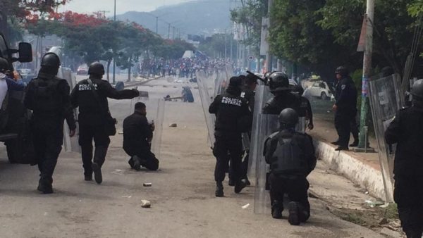 Embestida policiaca