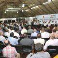 Legisladores y senadores que aprobaron la reforma “se esconden debajo de las piedras”, acusa Manuel Velasco en reunión con empresarios y productores.